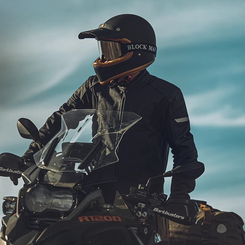 بدلة ركوب الدراجات النارية للر - مراجعة Cycling Commute Jacket وسعره